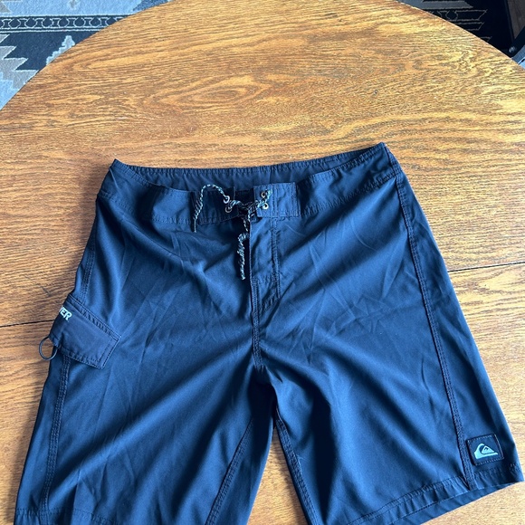 Men’s size 34 Quicksilver board shorts black - Picture 1 of 6